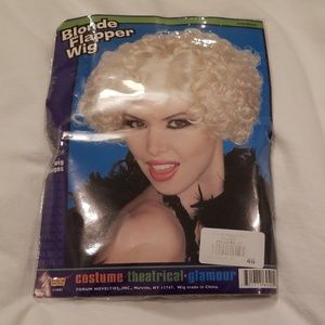 Blonde flapper wig